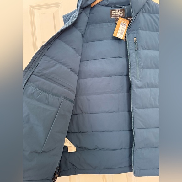 Eddie Bauer Men's Blue Puffer Vest - Picture 5 of 5
